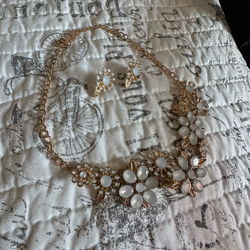 Gorgeous Flower Bib Necklace and matching Earrings